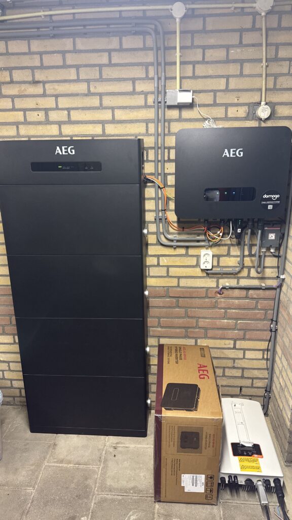 AEG Hybride 20 kWh in de garage